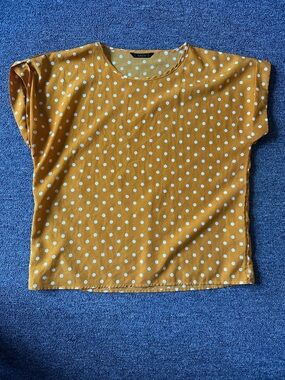 SHEIN Mustard Yellow Polka Dot Boxy Short Sleeve Top